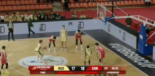 命门！中国U18男篮连续丢后场篮板 澳大利亚连续二次进攻拿分反超