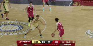 擎天柱！李俊贤连续内线得手再拿4分 帮助球队顽强追赶